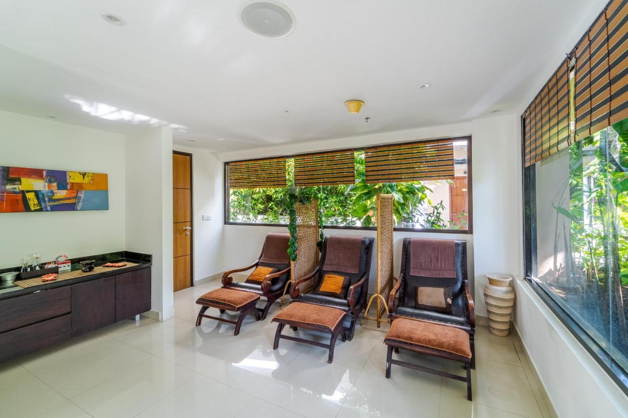 Park Regis Kuta Hotel Kuta Lombok Exterior foto